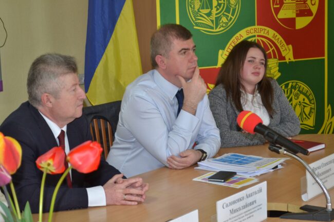 ФОТО 1 Зустріч студентів із заступником Міністра молоді та спорту України Олександром Яремою