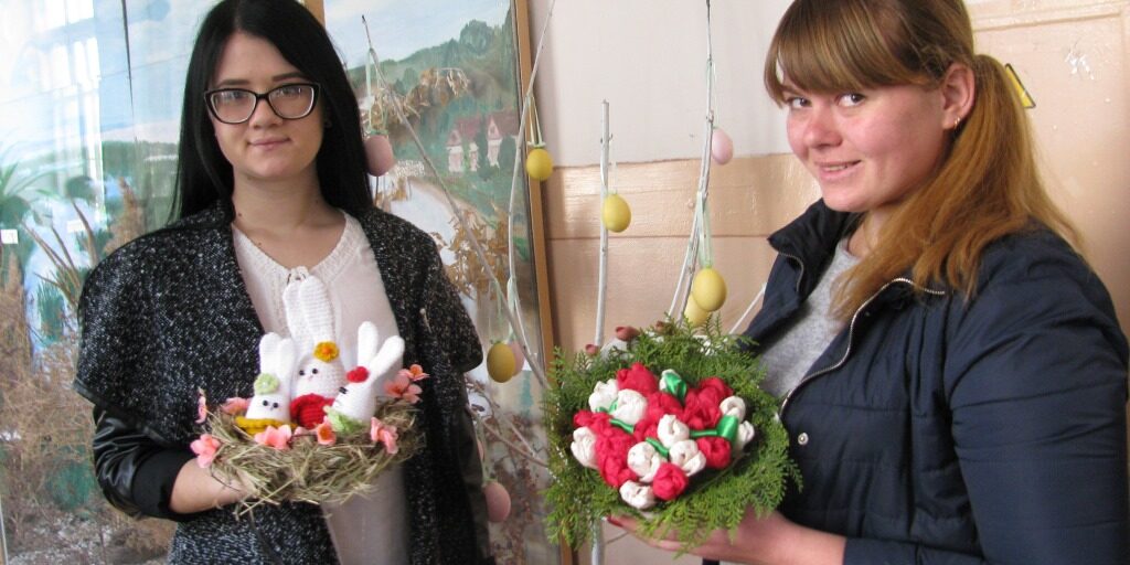 botanik_pashal_0 Напередодні Великодня на кафедрі ботаніки і садово-паркового господарства пройшов майстер-клас