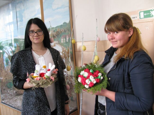 botanik_pashal_0 Напередодні Великодня на кафедрі ботаніки і садово-паркового господарства пройшов майстер-клас