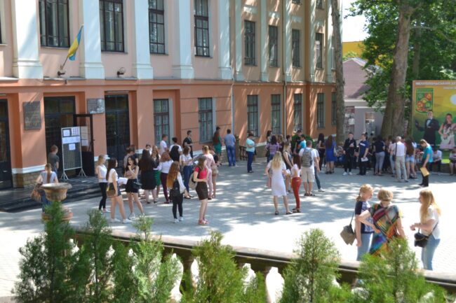 DSC_0016-min Більше 200 абітурієнтів склали ЗНО з історії України на базі вишу