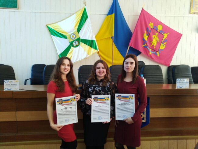 ФОТО 1 Вітаємо стипендіаток Мелітопольського міського голови!