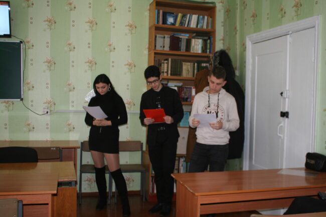 IMG_9310 Засідання Англійського дискусійного клубу на тему “Tolerance ” («Толерантність»)