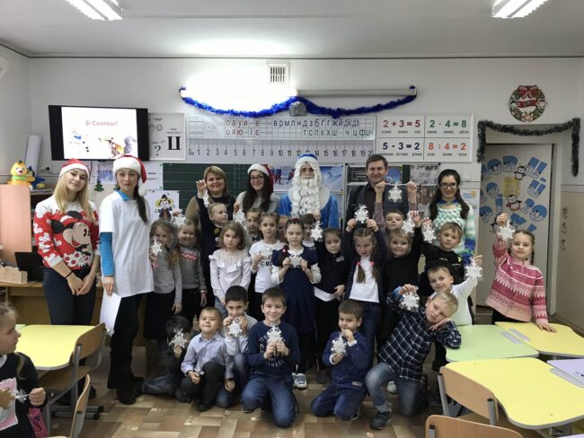 изображение_viber_2019-12-19_12-30-57 Як учні Мелітопольської ЗОШ №4 допомогли Святому Миколаю