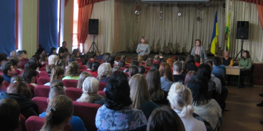 IMG_4304 Викладач кафедри ботаніки і садово-паркового господарства в складі журі ІІІ (обласного) етапу Всеукраїнських, обласних учнівських олімпіад у 2019/2020 н.р.