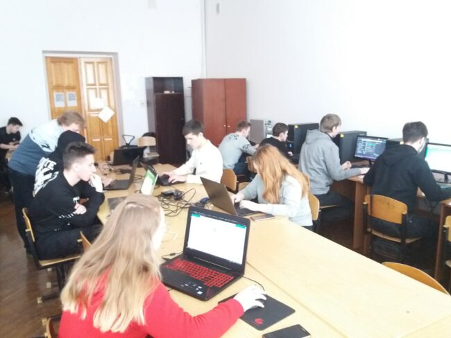 изображение_viber_2020-02-28_14-01-19 Вітаємо переможців олімпіади з програмування!