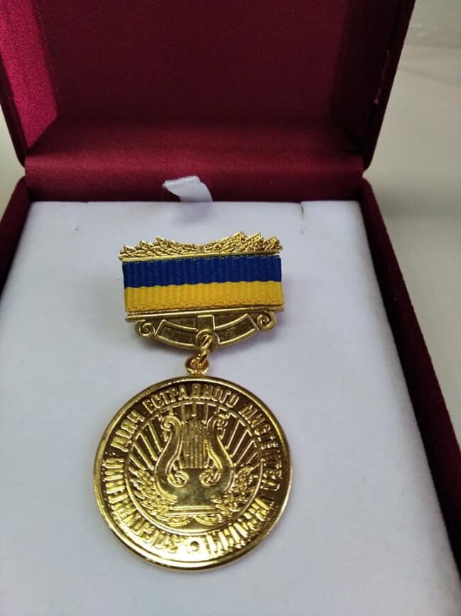 98979172_689292581866732_8437111873127579648_n Керівнику джаз-квартету «Саунд-версія» присвоєно почесне звання «Заслужений діяч естрадного мистецтва України»